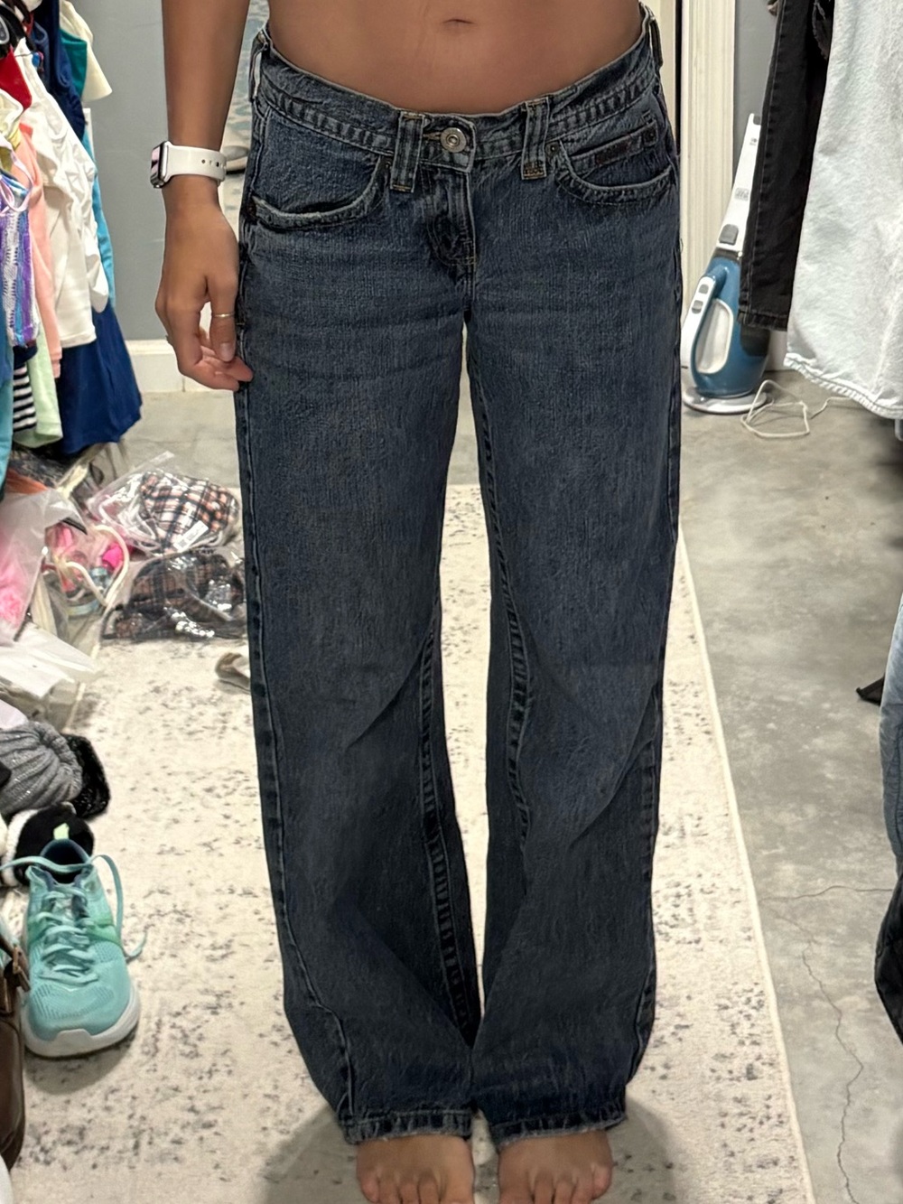 Urban Outfitters BDG Kayla Low-Rise Jeans - Picture 4 of 9